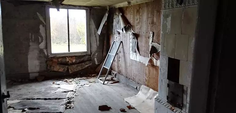 Why Selling a Distressed House Through Traditional Methods Fails in Detroit